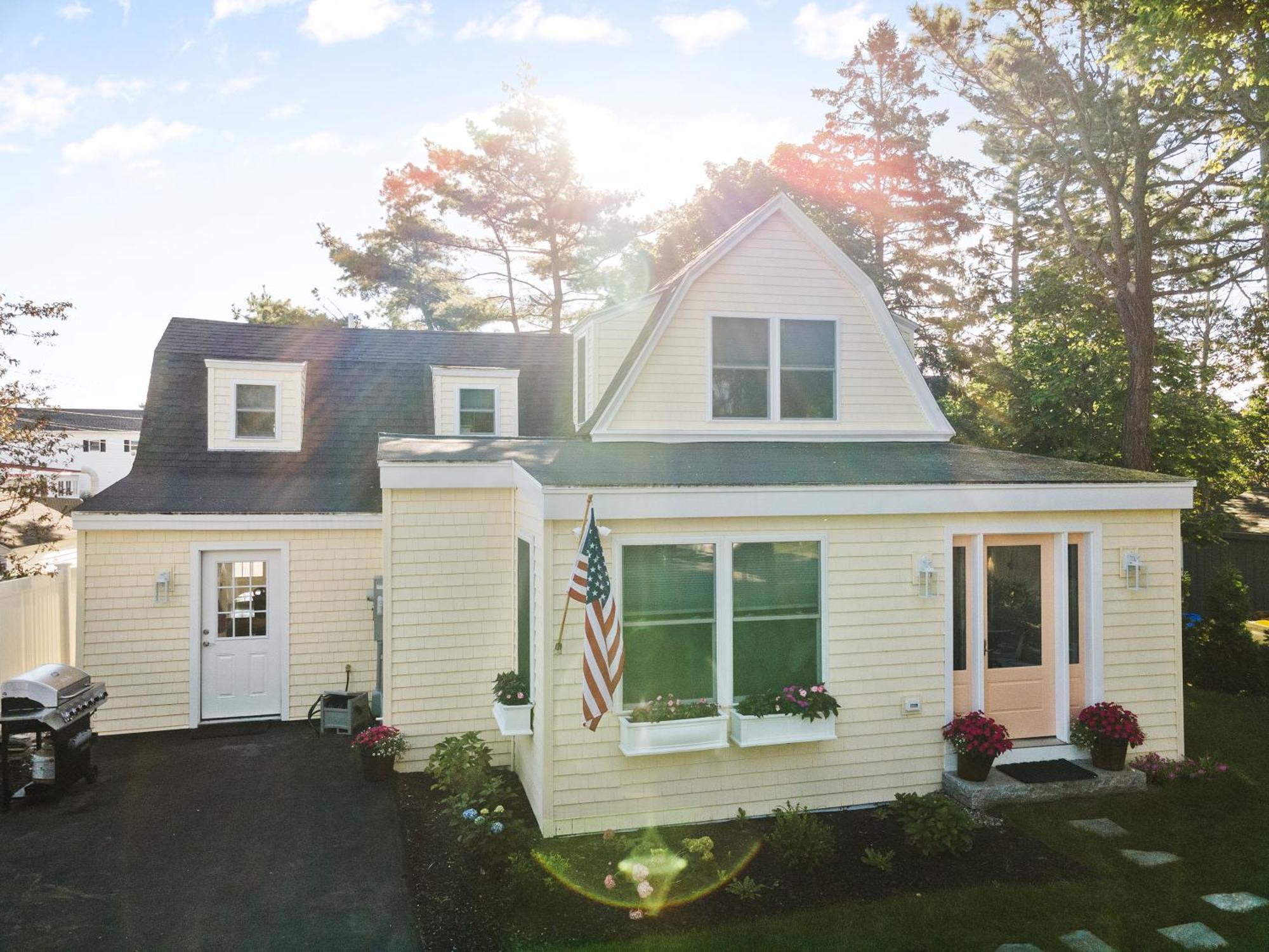 Bright 4Br Beach House, Pine Point Perfection スカボロー エクステリア 写真